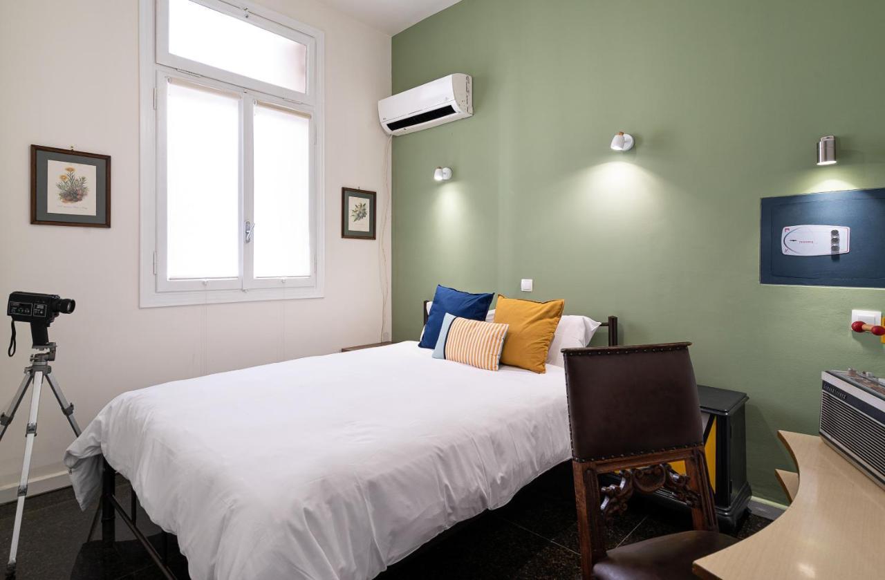 Spacious & Artistic Retro 2Bd Apt With Sauna 아테네 외부 사진