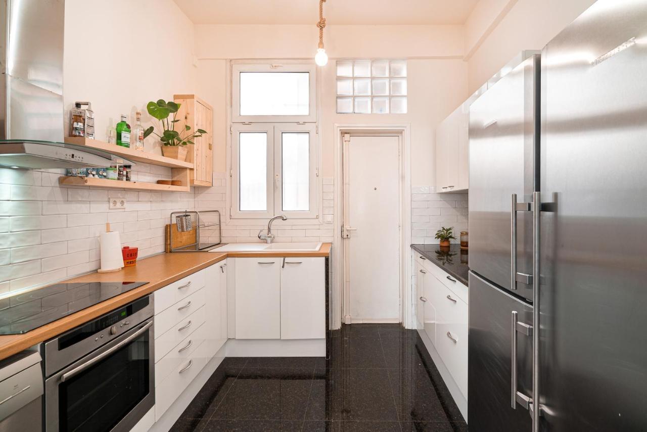 Spacious & Artistic Retro 2Bd Apt With Sauna 아테네 외부 사진