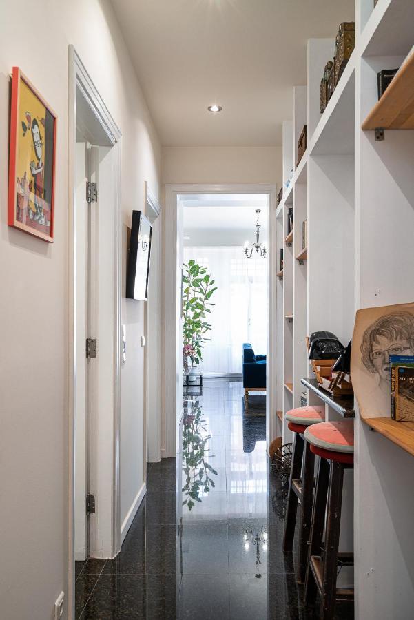 Spacious & Artistic Retro 2Bd Apt With Sauna 아테네 외부 사진